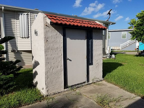5th image of 615 Sand Dollar Dr