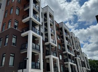 135 Canon Jackson Dr #305, Toronto, ON M6M 0B7