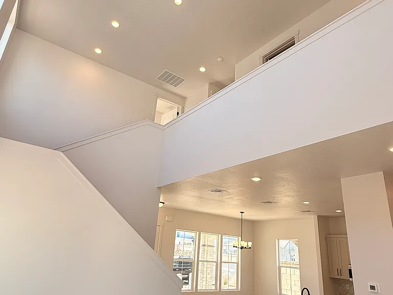 668 W Emerald Dr — Photo 13