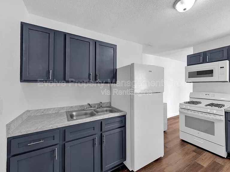 2966 Yale Ave #7 — Photo 3