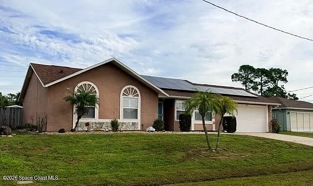 3 bed, 2.5 bath, 1580 sqft, $2,300 — Photo 2