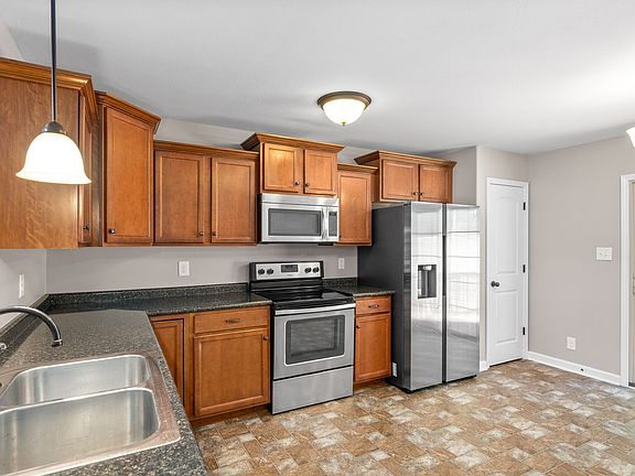 5th image of 621 Hidden Valley Dr