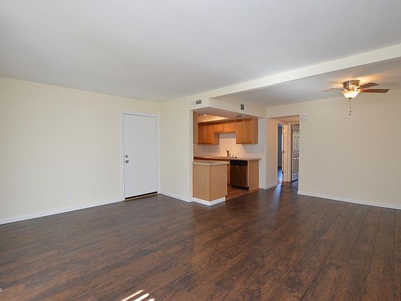 5th image of 740 W Elm St Unit 117