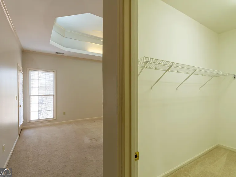 612 Redbud Ln — Photo 43
