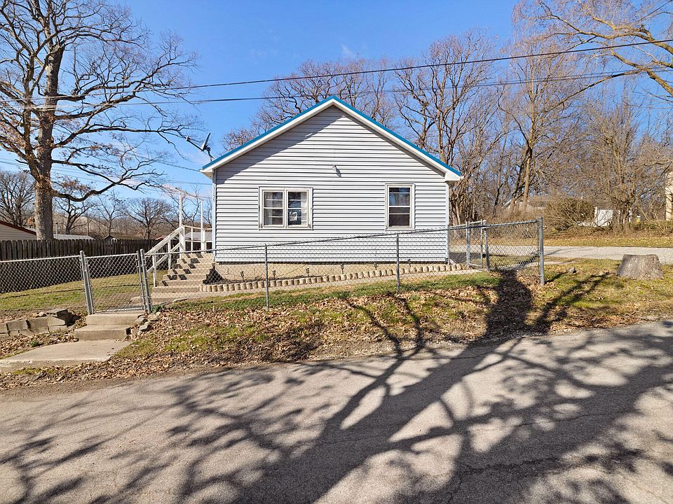 1st image of 13156 Schubert St
