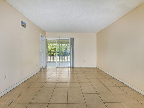 5th image of 859 Sky Lake Cir APT C