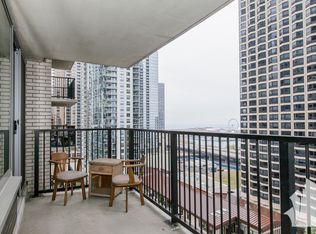 400 E Randolph St APT 1727, Chicago, IL 60601