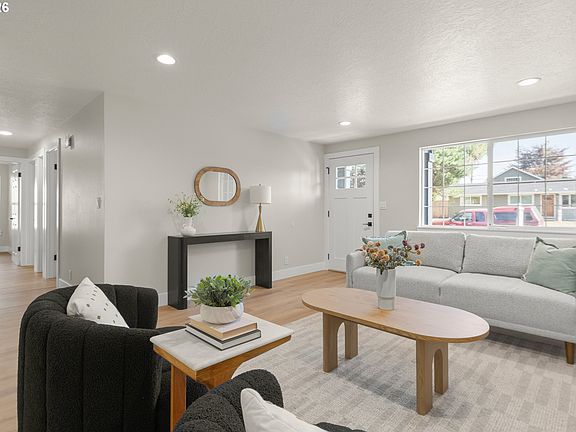 5th image of 329 Dean Ave