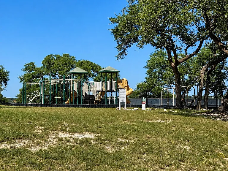 365 Warbler Dr — Photo 32