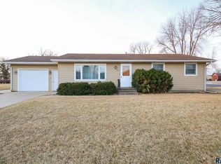 601 E 5th St, Colton, SD 57018
