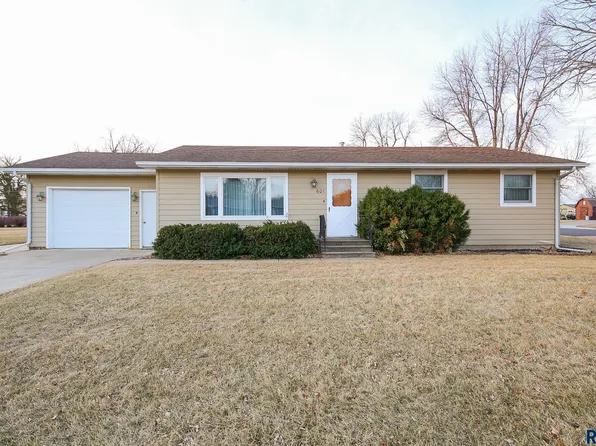 601 E 5th St, Colton, SD 57018