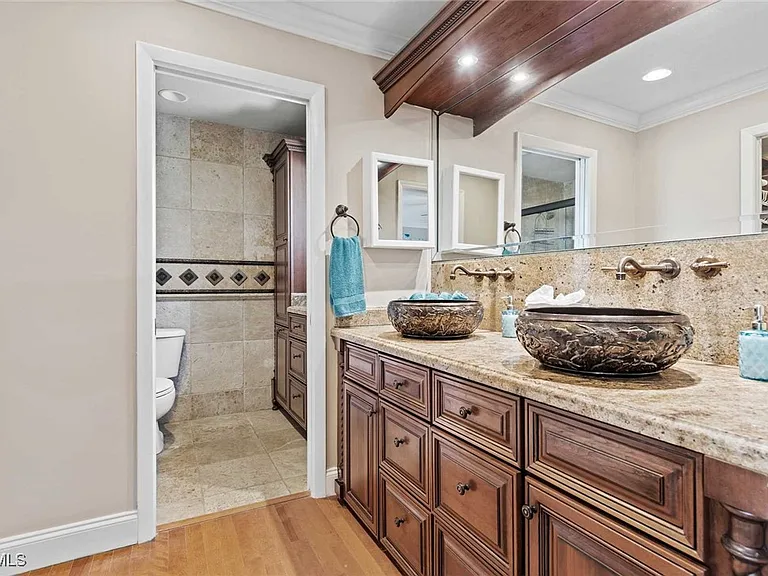 252 Bayshore Dr — Photo 11