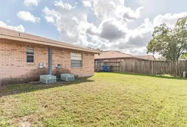 3202 Bloomingdale Villas Ct #3202 — Photo 19