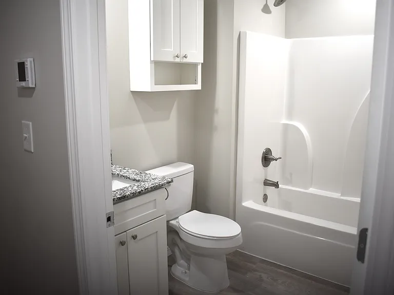 204 Fairchild Dr #B — Photo 8