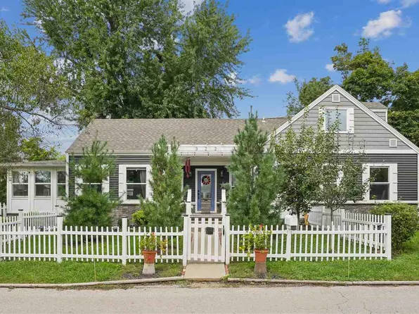 322 Liberty Dr SE, Cedar Rapids, IA 52403