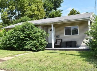 302 Barthel Ave, Saint Charles, MO 63301