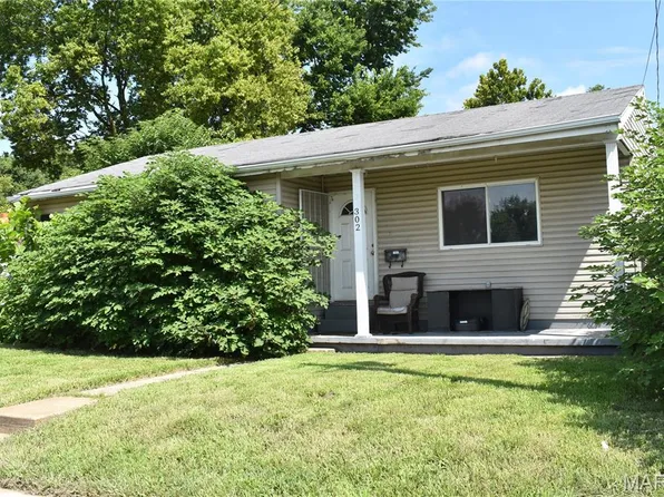302 Barthel Ave, Saint Charles, MO 63301