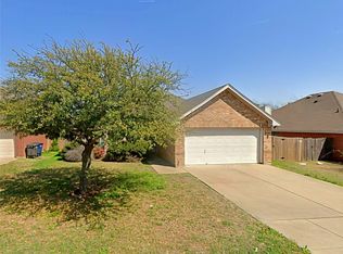 3112 Eastcrest Ct, Fort Worth, TX 76105