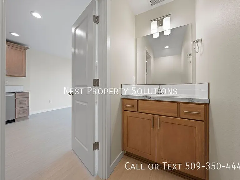 1613 W Lee St #C — Photo 8