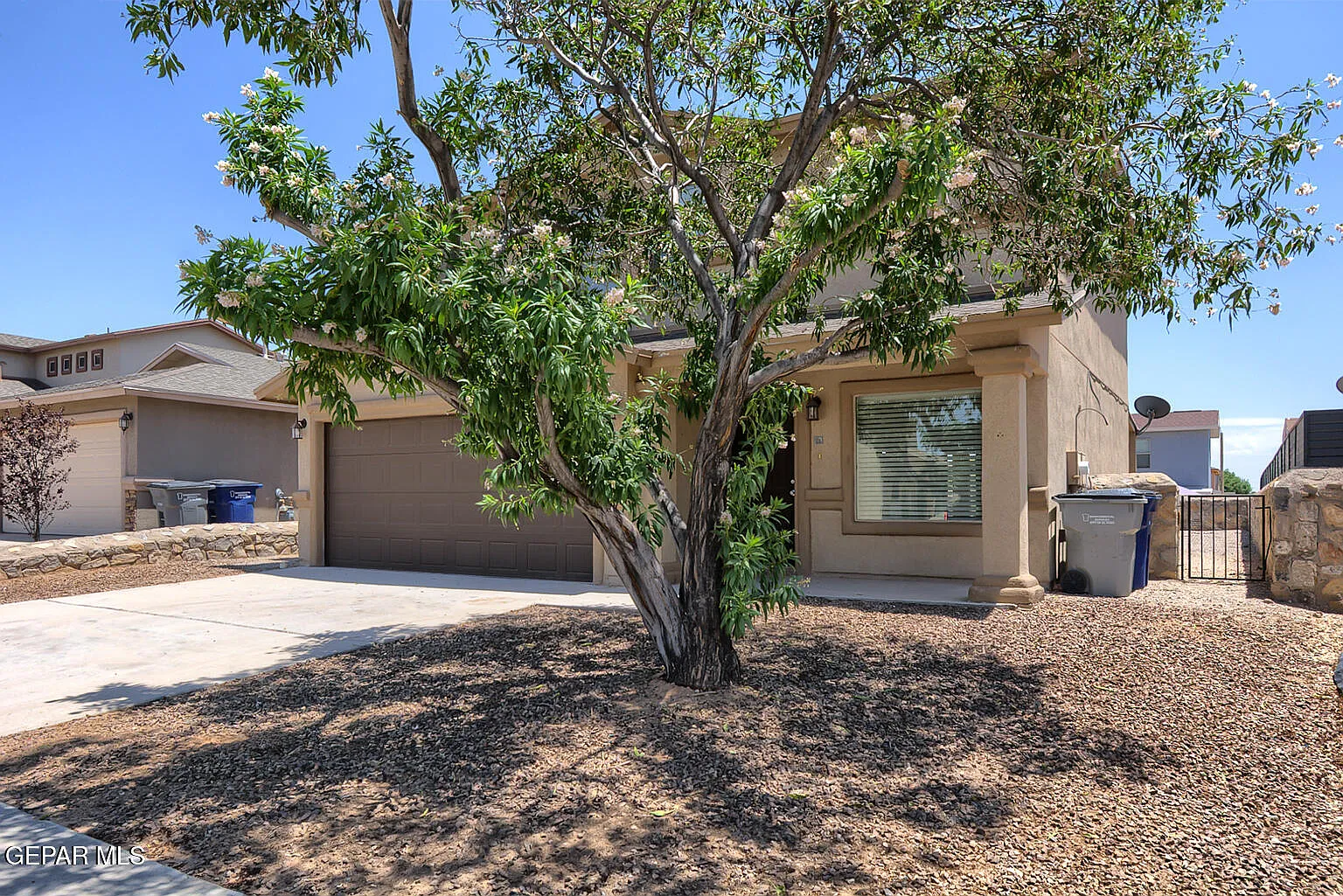 4 bed, 2.5 bath, 1411 sqft, $1,650 — Photo 2