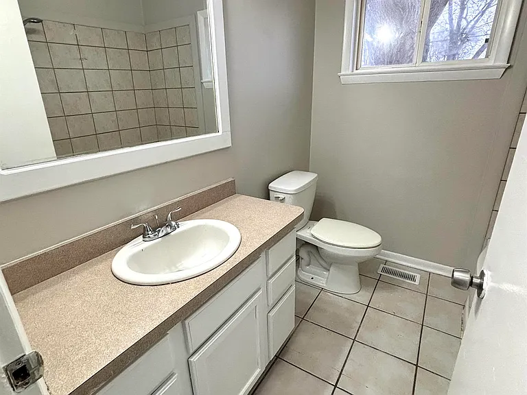 3815 Wedgewood Dr — Photo 15