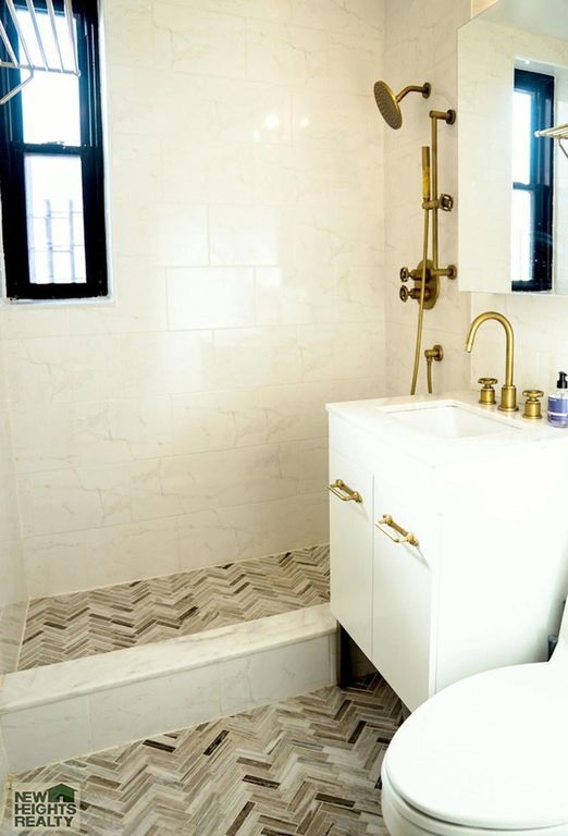 2 Bed 1 Bath Property, New York • 950 Sq Ft