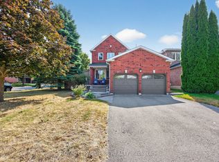 165 Bonny Meadows Dr, Aurora, ON L4G 6N1
