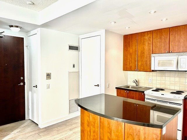 2nd image of 85 Bloor St E #1101
