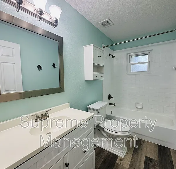 5021 Burlington Ave N — Photo 9