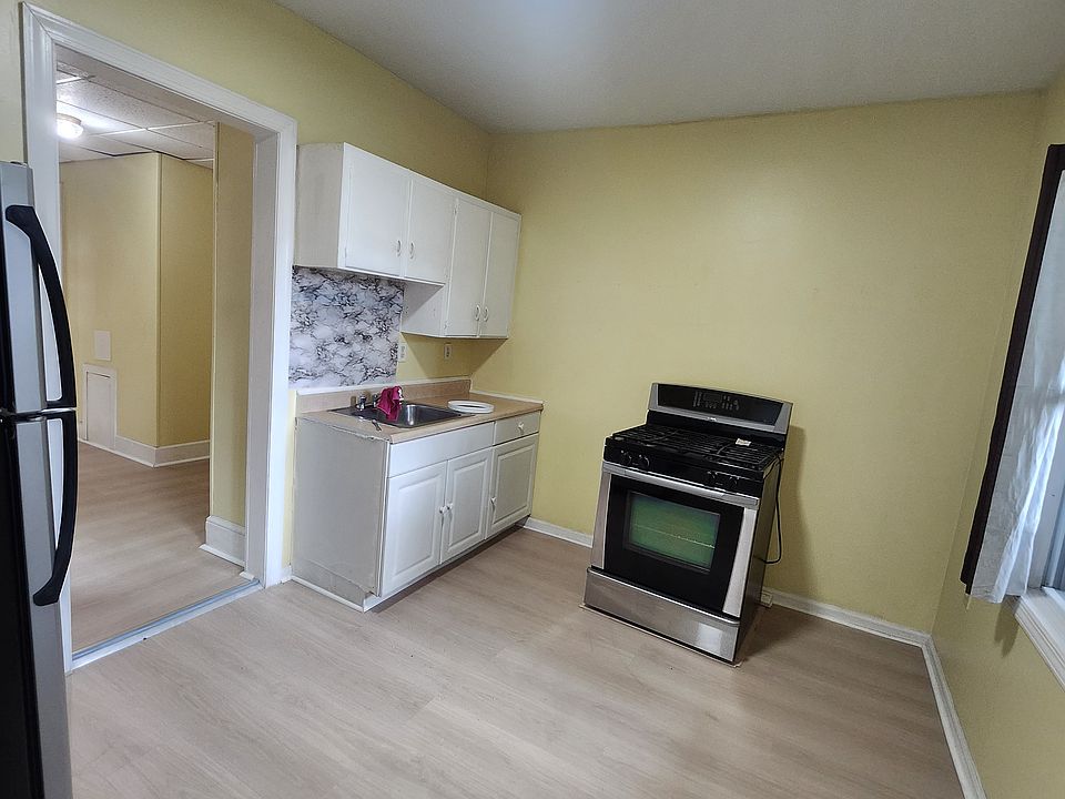 1st image of 1121 Ferry St