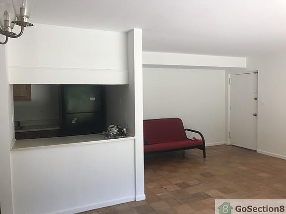 3rd image of 200 Erin Way #T-4bl