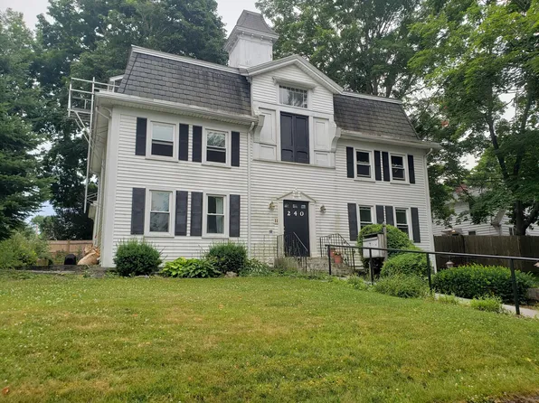 240 Winthrop St #2D, Taunton, MA 02780