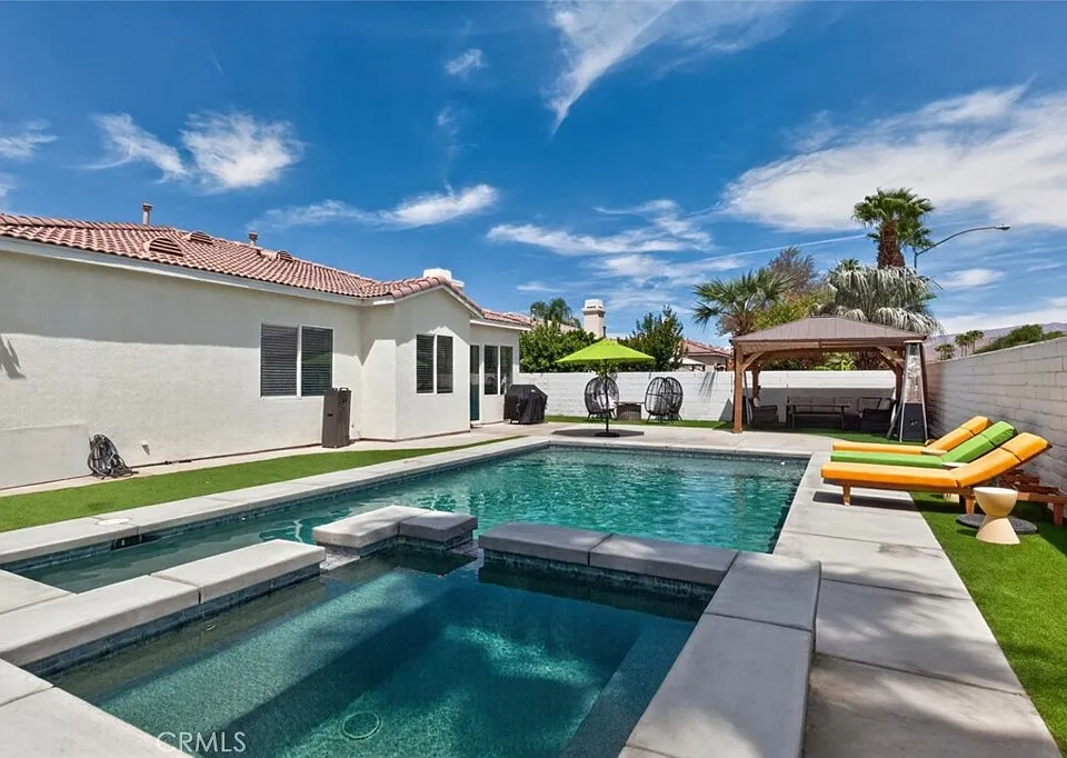 43452 Freesia Pl
