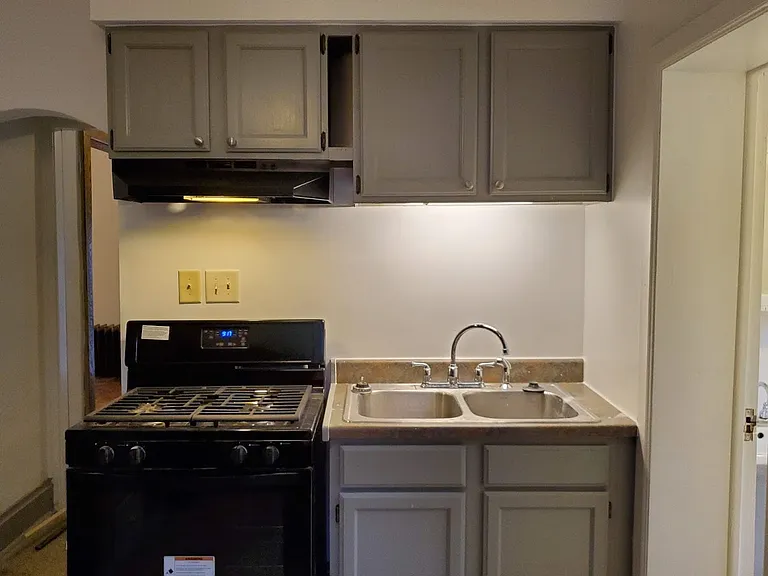 1323 Michigan Ave — Photo 15