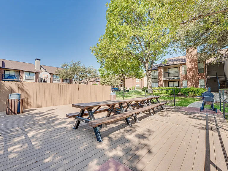 Bardin Oaks — Photo 21