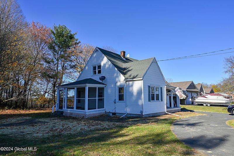 3rd image of 477 Garfield Road