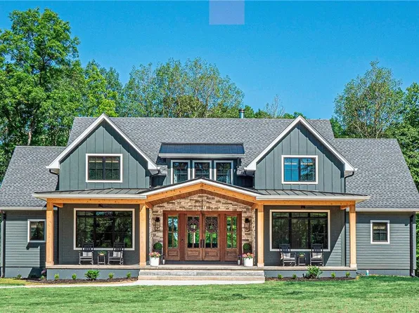 147 Gardnerville Road, New Hampton, NY 10958