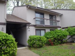 25 Auburn Ct, Red Bank, NJ 07701