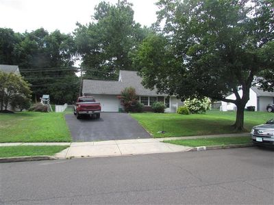 133 Upper Orchard Dr, Levittown, PA, 19056