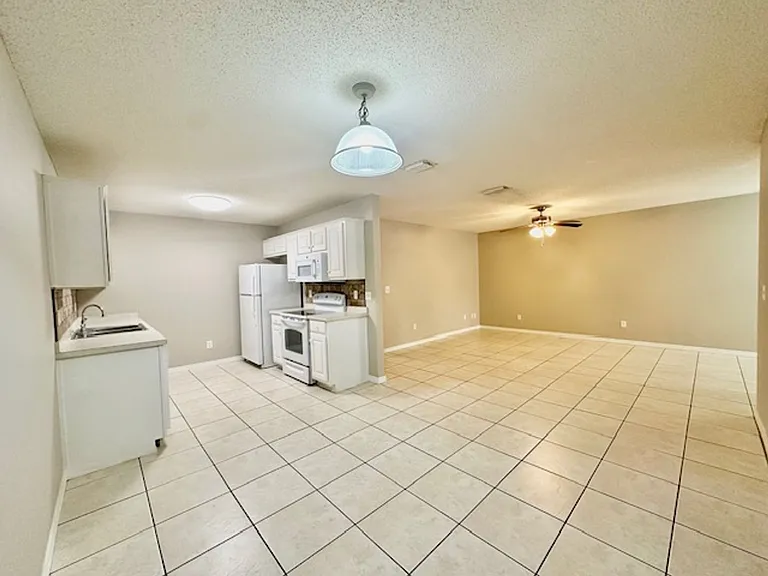 29 E Lane Dr — Photo 6