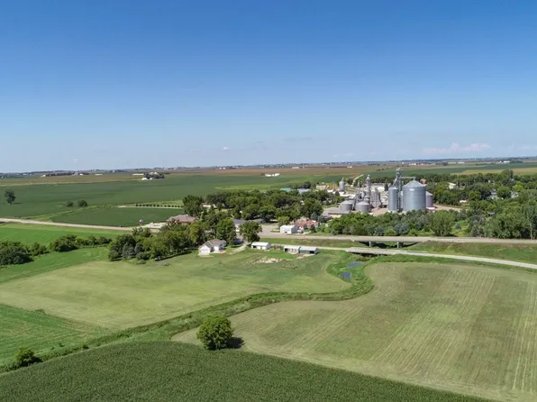 1503 Dove Ave, Lester, IA 51242