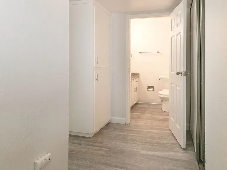 Solaris Apartments — Photo 15