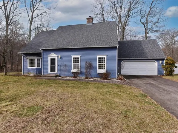 27 North Maple Street, East Hampton, CT 06424