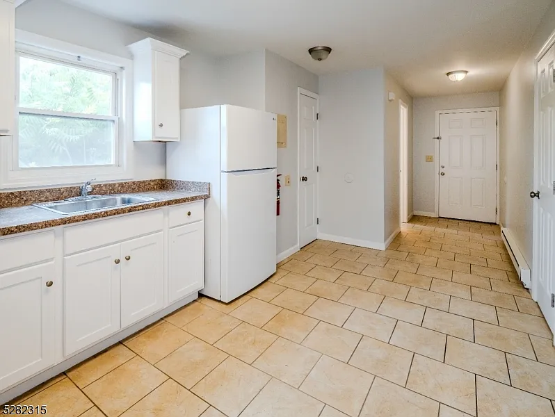1 bed, 1.0 bath, $1,695 — Photo 4