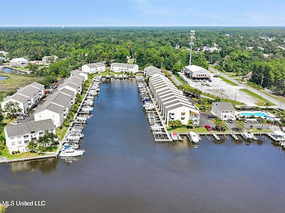 3rd image of 2421 Beachview Dr APT H05