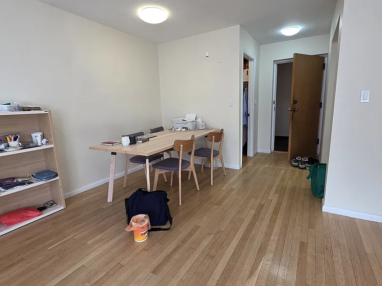 Vernon Towers — Photo 14