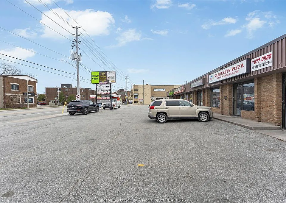 425 Tecumseh Rd W