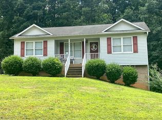 201 Oak Ridge Cir, Mount Airy, NC 27030