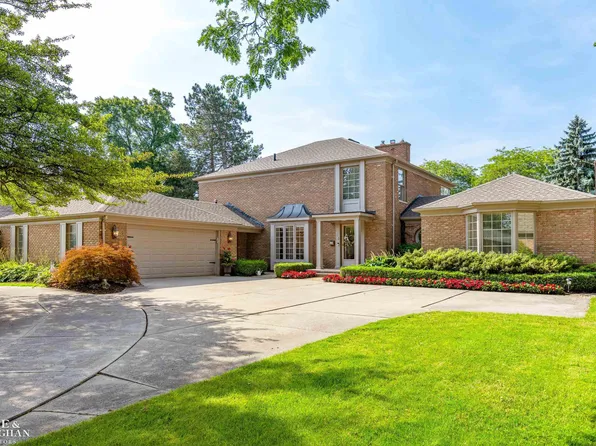 43 Fordcroft St, Grosse Pointe Shores, MI 48236