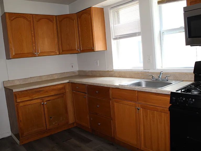 110 Ballard St #1 — Photo 5